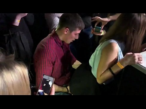 ❤️ ibalopo gidi ni a Russian nightclub. 18-odun-atijọ Russian girl ni anus ati obo buru jai ni a nightclub ❤  ni% yo.ttsex.ru  ﹏